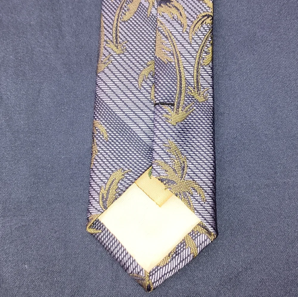 Mens Tommy Bahama Off Island Blue Green Palm Tree Print 100% Silk Twill Necktie